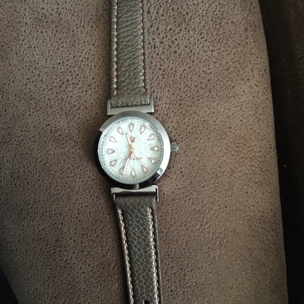Watch - Picture 2 of 2